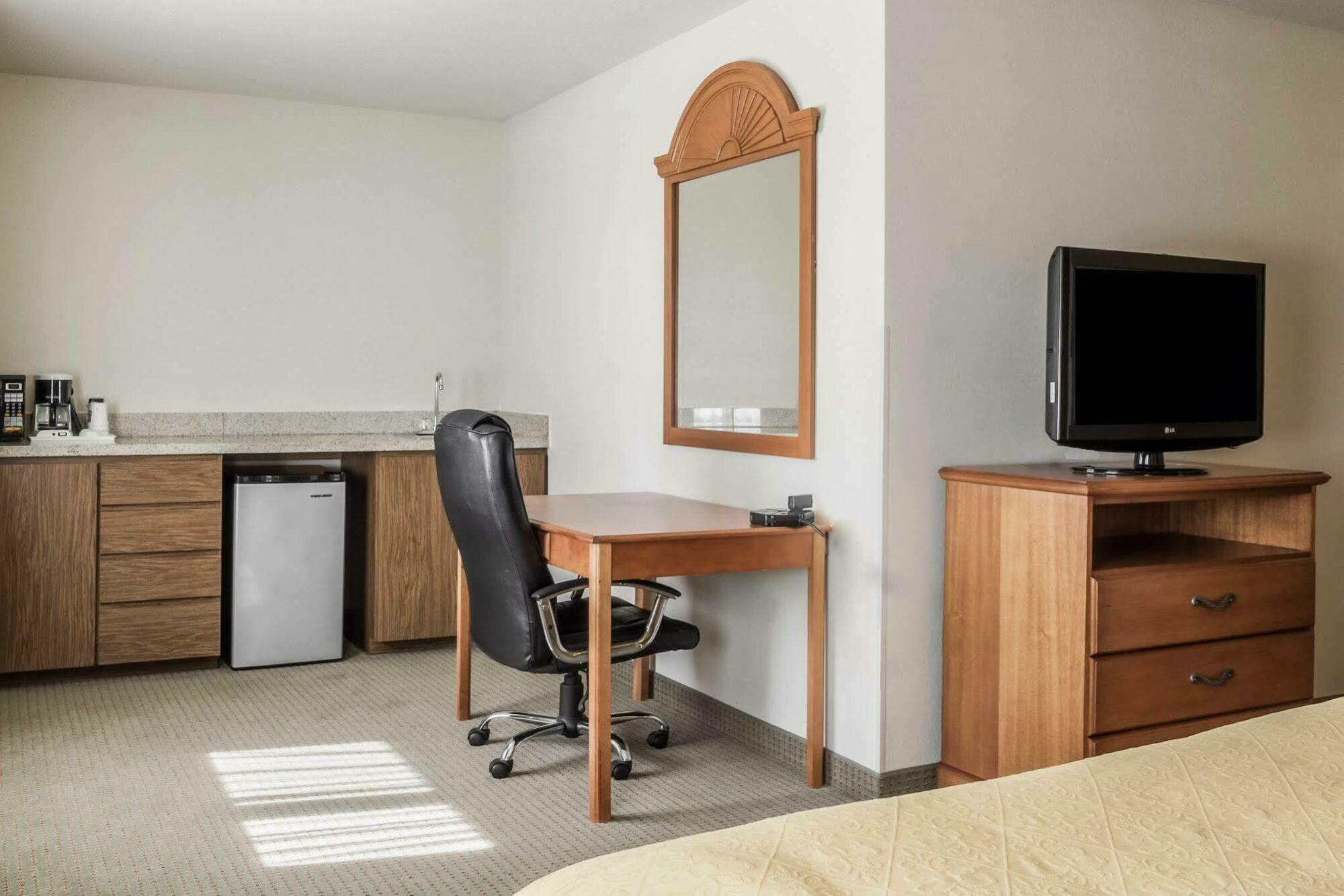 Quality Inn Huron Eksteriør bilde